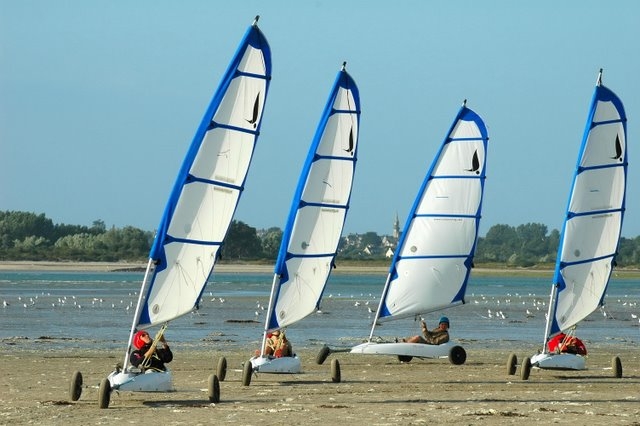  Sand yachting course